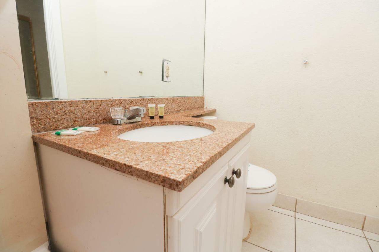 670 Partial Ocean View Hollywood Beach デイニア・ビーチ エクステリア 写真
